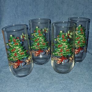 Vintage Luminarc Christmas Tree Presents Holly Drinking Glasses Set of 4